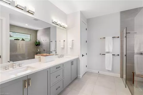 Bath - 29 Johnnycake Dr, Naples, FL 34110 photo 1 of 4