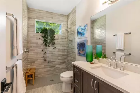 Bath - 29 Johnnycake Dr, Naples, FL 34110 photo 2 of 4