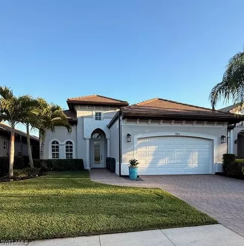 7884 Valencia Ct, Naples, FL 34113