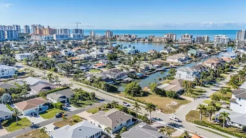 507 99th Ave N, Naples, FL 34108
