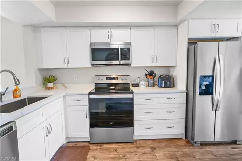 601 Augusta Blvd #10, Naples, FL 34113