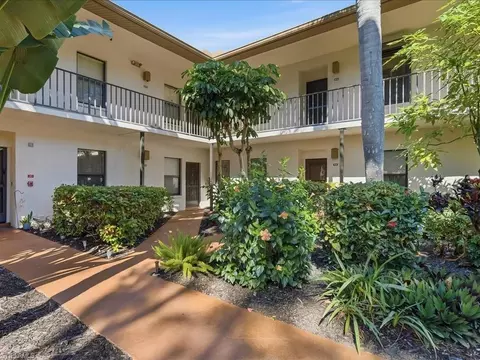 1833 Courtyard Way #E105, Naples, FL 34112