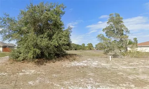 2706 40th St SW, Lehigh Acres, FL 33976