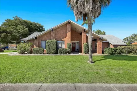 2383 Mayfield Ct #4, Naples, FL 34105