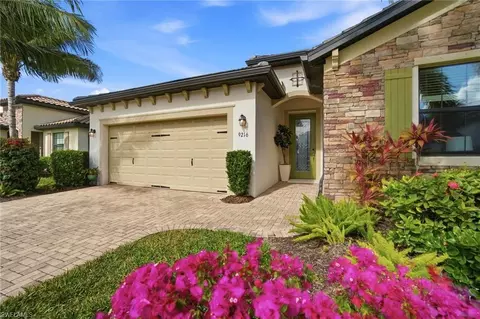9216 Woodhurst Dr, Naples, FL 34120