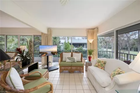 103 Clubhouse Dr #350, Naples, FL 34105