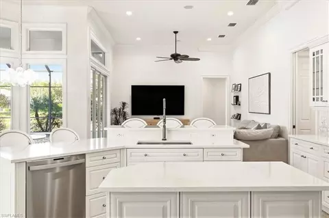 Kitchen - 4785 Kittiwake Ct, Naples, FL 34119 photo 2 of 5