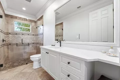 Bath - 4785 Kittiwake Ct, Naples, FL 34119 photo 4 of 6