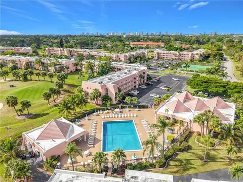 170 Turtle Lake Ct #211, Naples, FL 34105