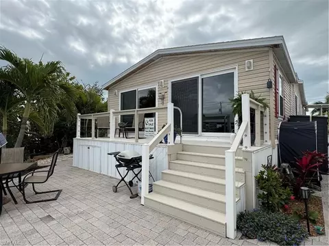 23 Nancy Ln, Fort Myers Beach, FL 33931