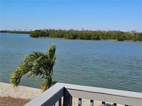 238 Harbor Pl N, Goodland, FL 34140