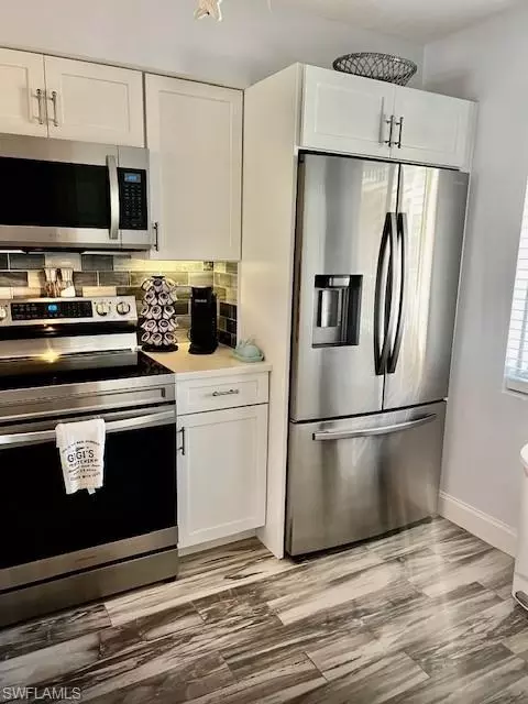 1075 Foxfire Ln #203, Naples, FL 34104 photo 3