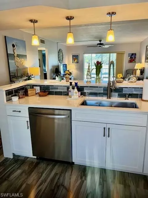 1075 Foxfire Ln #203, Naples, FL 34104 photo 2