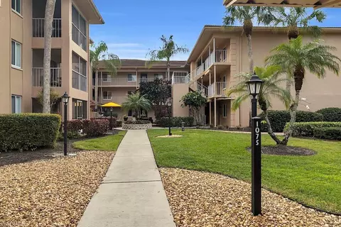 1075 Foxfire Ln #203, Naples, FL 34104 photo 29
