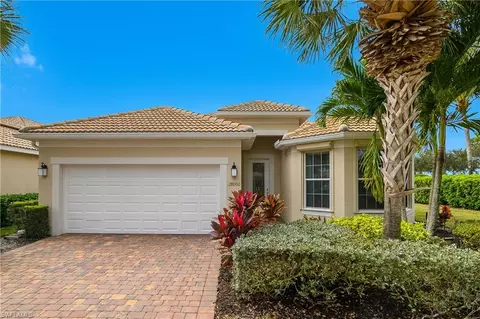 28000 Oceana Dr, Bonita Springs, FL 34135