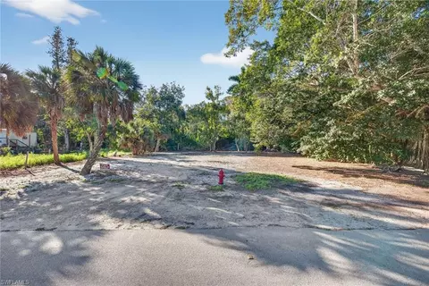 2596 Holly Ave, Naples, FL 34112 photo 8