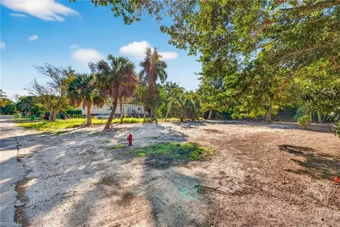 2596 Holly Ave, Naples, FL 34112 photo 10