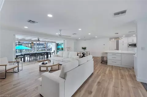 418 Germain Ave, Naples, FL 34108 photo 6