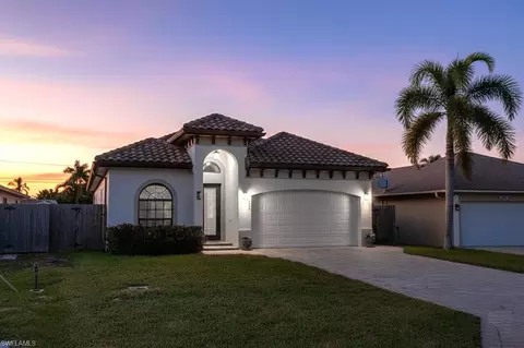 735 99th Ave N, Naples, FL 34108