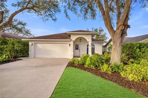 707 96th Ave N, Naples, FL 34108