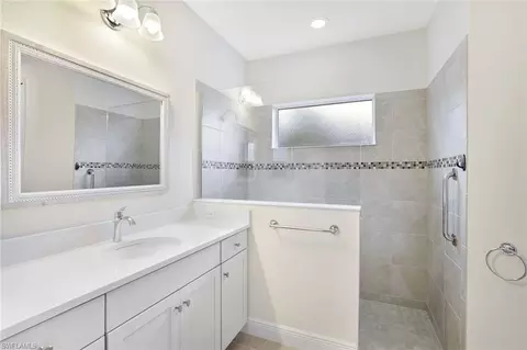 Bath - 3529 Canopy Cir, Naples, FL 34120 photo 2 of 3