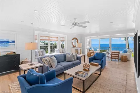 2701 Gulf Shore Blvd N #4, Naples, FL 34103