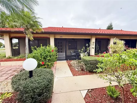 2005 Pine Isle Ln #2005, Naples, FL 34112 photo 2