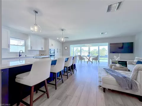 1910 Gulf Shore Blvd N #312, Naples, FL 34102