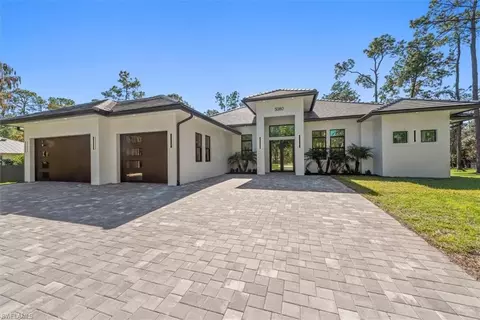 5080 Hickory Wood Dr, Naples, FL 34119