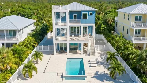 168 Chapel St, Fort Myers Beach, FL 33931