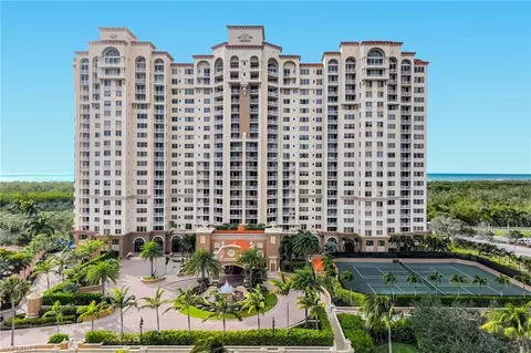 6597 Nicholas Blvd E #405, Naples, FL 34108