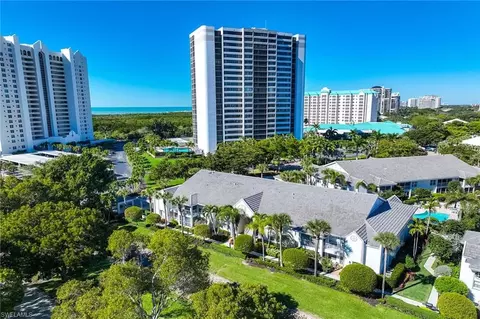 5633 Turtle Bay Dr #32, Naples, FL 34108