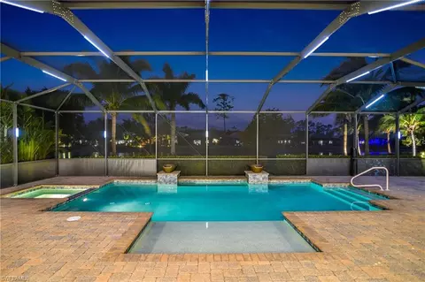 2308 Somerset Pl, Naples, FL 34120