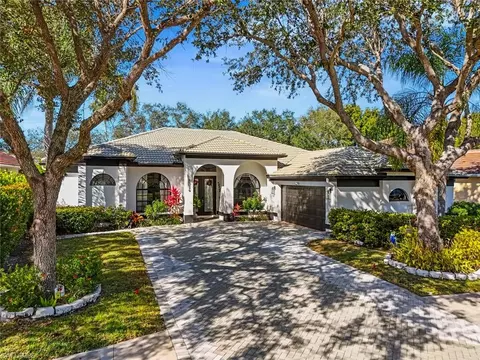 8524 Laurel Lakes Blvd, Naples, FL 34119
