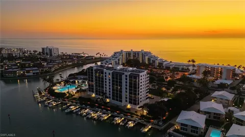 2400 Gulf Shore Blvd N #402, Naples, FL 34103