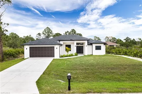 2712 40th St W, Lehigh Acres, FL 33971
