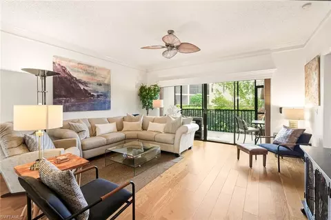 571 Serendipity Dr #571, Naples, FL 34108