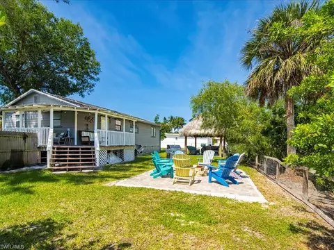 2469 Florida Ave, Naples, FL 34112 photo 2