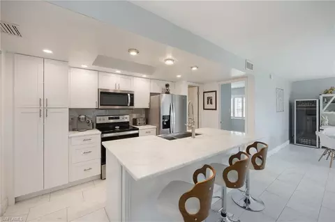 232 Palm Dr #1, Naples, FL 34112