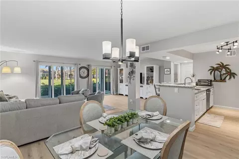 555 Park Shore Dr #B109, Naples, FL 34103