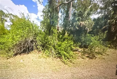 2310 Monroe Ave, Alva, FL 33920