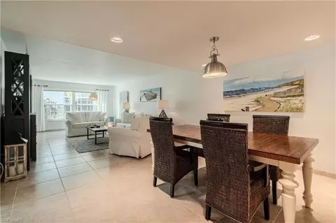 4200 Belair Ln #101, Naples, FL 34103
