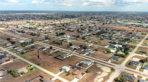 1135 NW 8th Pl, Cape Coral, FL 33993