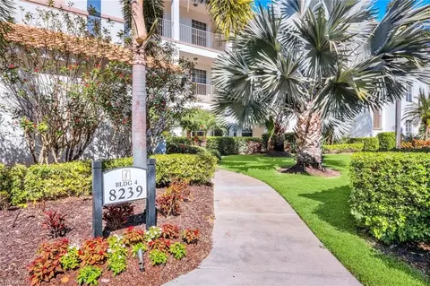 8239 Parkstone Pl #107, Naples, FL 34120