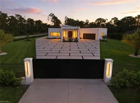 1388 Everglades Blvd N, Naples, FL 34120