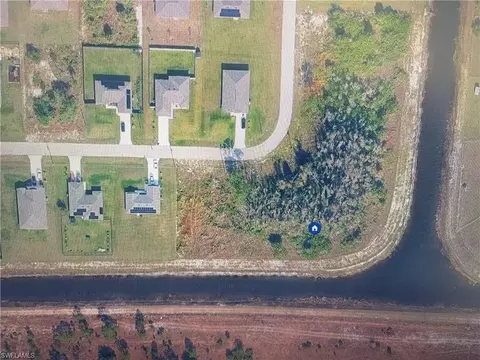 891 Yellowbird Dr, Fort Myers, FL 33913
