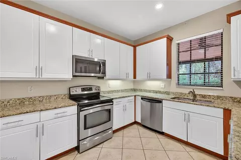 7666 Bristol Cir, Naples, FL 34120