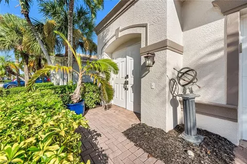 Exterior - 104 Glen Eagle Cir, Naples, FL 34104 photo 5 of 8