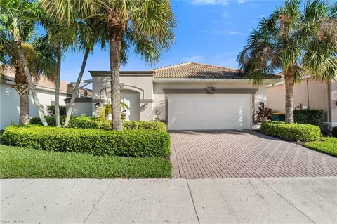 104 Glen Eagle Cir, Naples, FL 34104