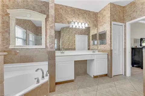 Bath - 104 Glen Eagle Cir, Naples, FL 34104 photo 2 of 4